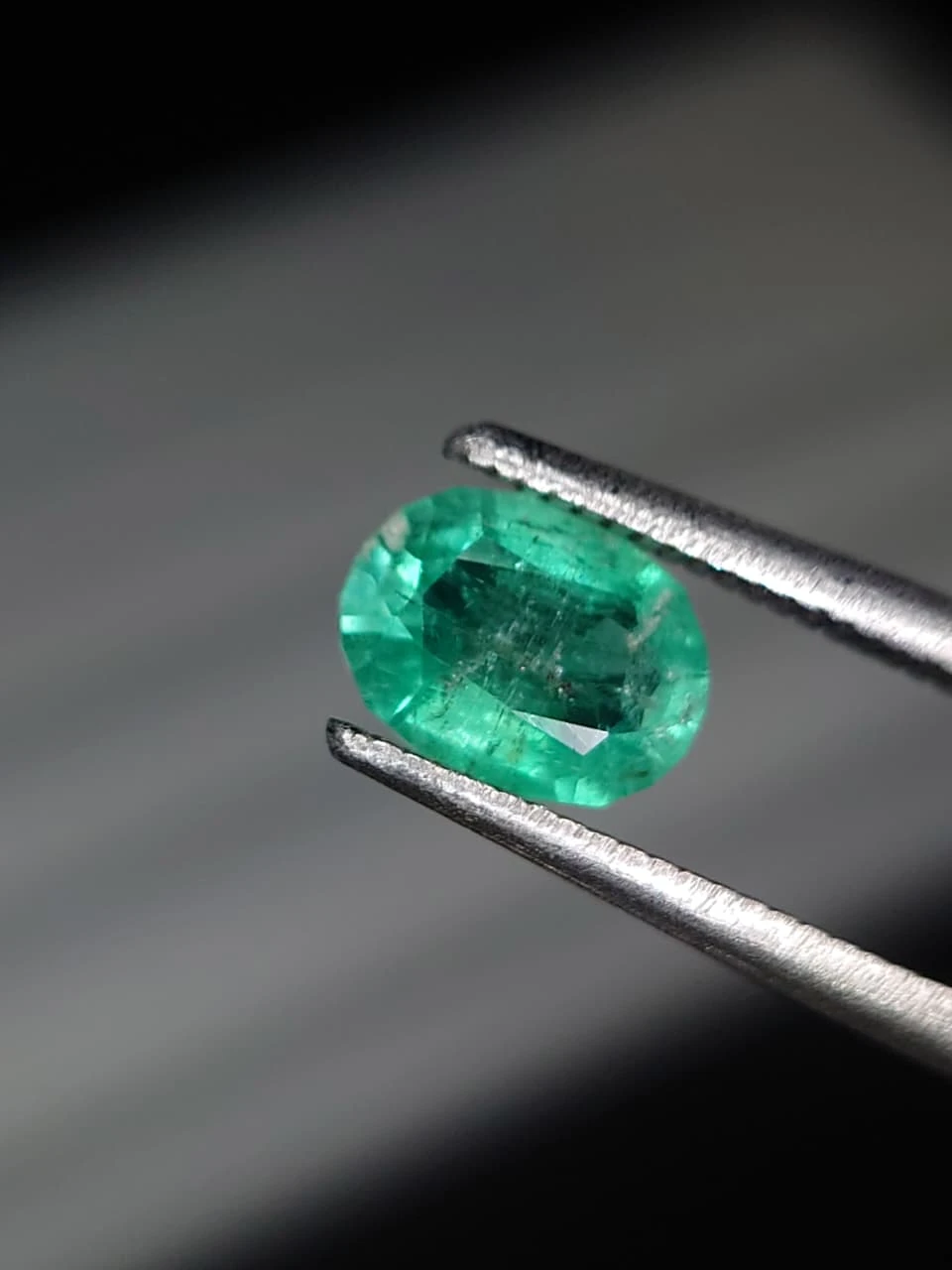 0.8ct Natural Panjsher Emerald Oval Faceted from Afghanistan — view 4